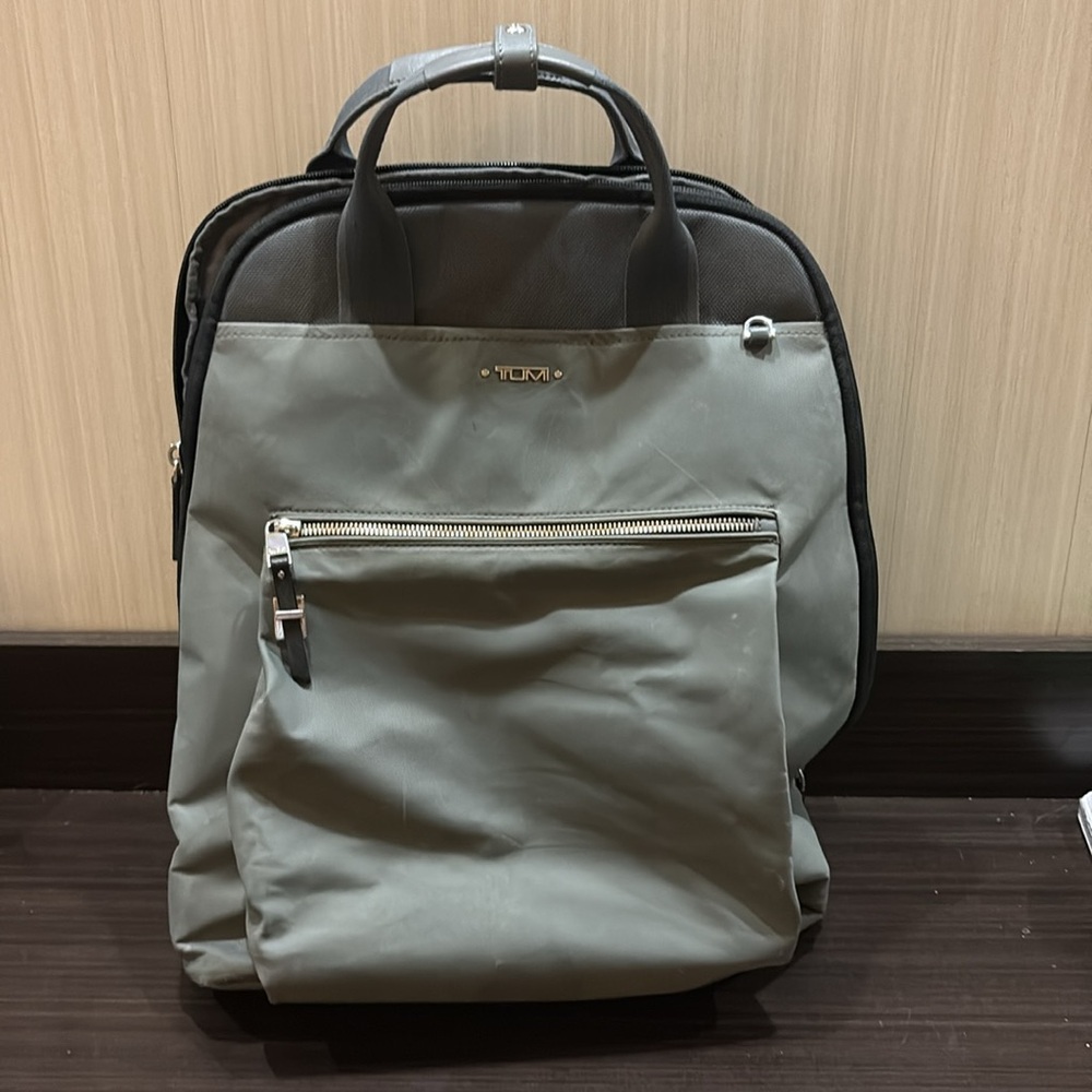 Tumi Voyager Essentials Gray Backpack - image 6